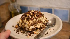 Τιραμισού με φουντούκια και σοκολάτα: κρεμώδες, δροσερό και πανεύκολο