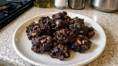 Σοκολατάκια βραχάκια χωρίς ψήσιμο: τραγανά με φλέικς, ξηρούς καρπούς και σταφίδες