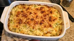 Πουρές πατάτας στο φούρνο με πράσο και παρμεζάνα – κρεμώδης, με λεπτή κρούστα